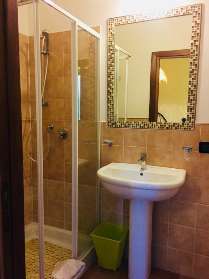 Colle di Tora B&B Il Tulipano Sul Lago מראה חיצוני תמונה