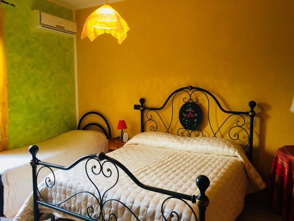 Colle di Tora B&B Il Tulipano Sul Lago מראה חיצוני תמונה